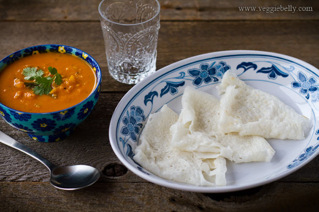 neer-dosa-with-tomato-stew